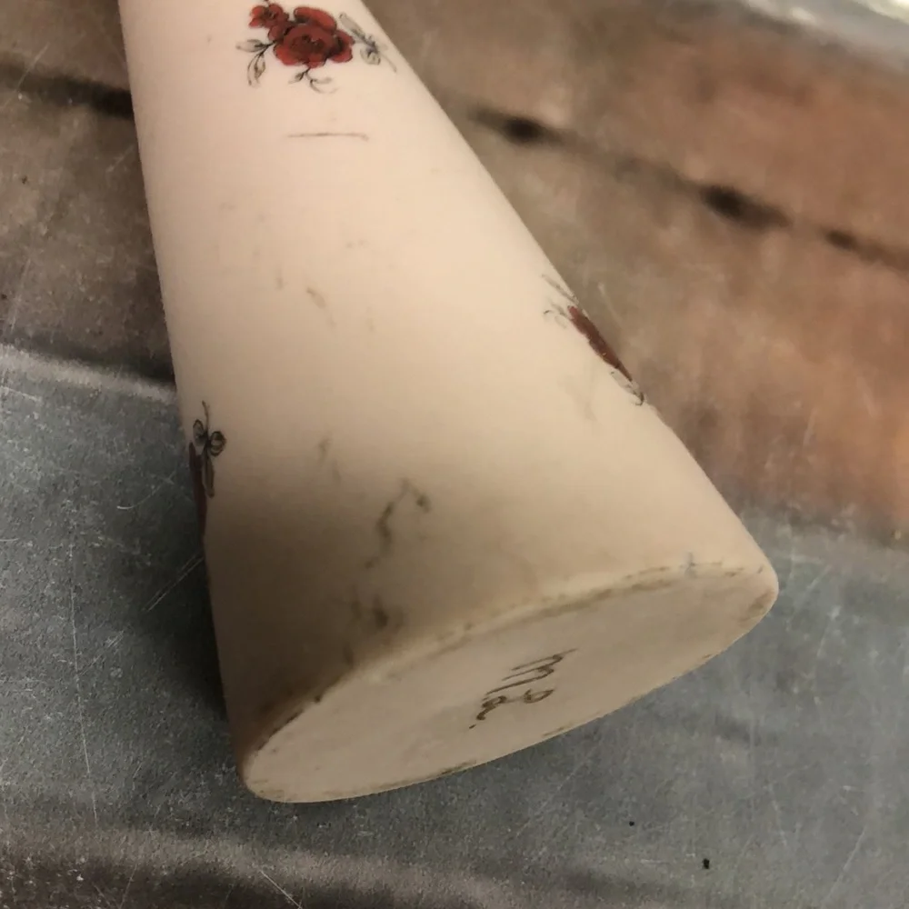 Hand painted pink pottery 6.5” bud‎ vase with red roses signed initials M.L.
